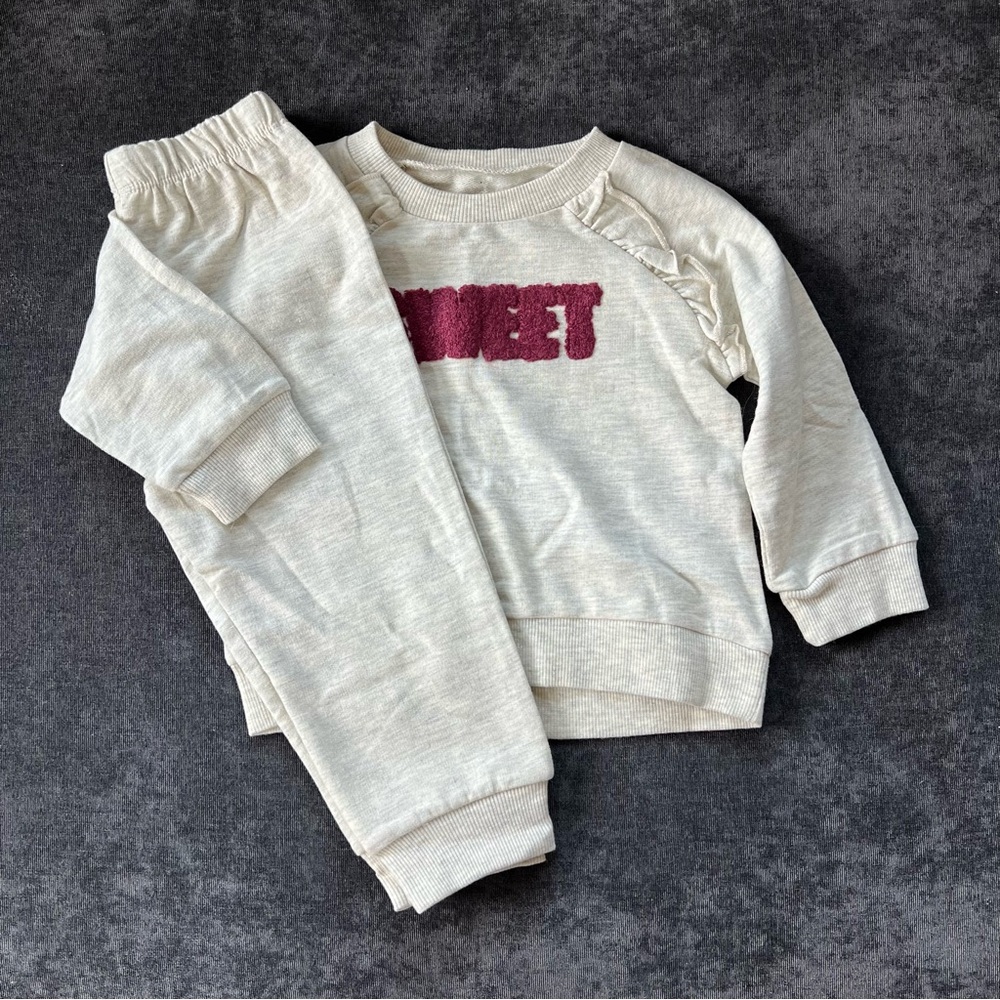 NWOT Chick Pea ‘Sweet’ Sweat Suit Size 18 Months